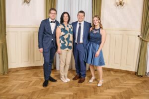 Maturaball BA Linz Auhof 2023 Foto der Studiofotografie